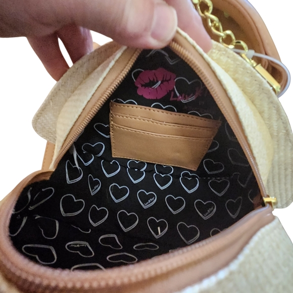 Betsey Johnson Fish-Shaped Straw Crossbody Bag in Natural Brown NWT - Picture 3 of 7